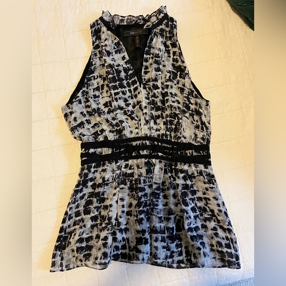 BCBG top